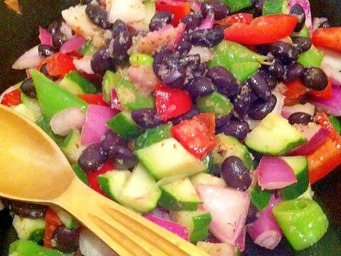黒いんげん豆と彩り野菜のころころサラダ